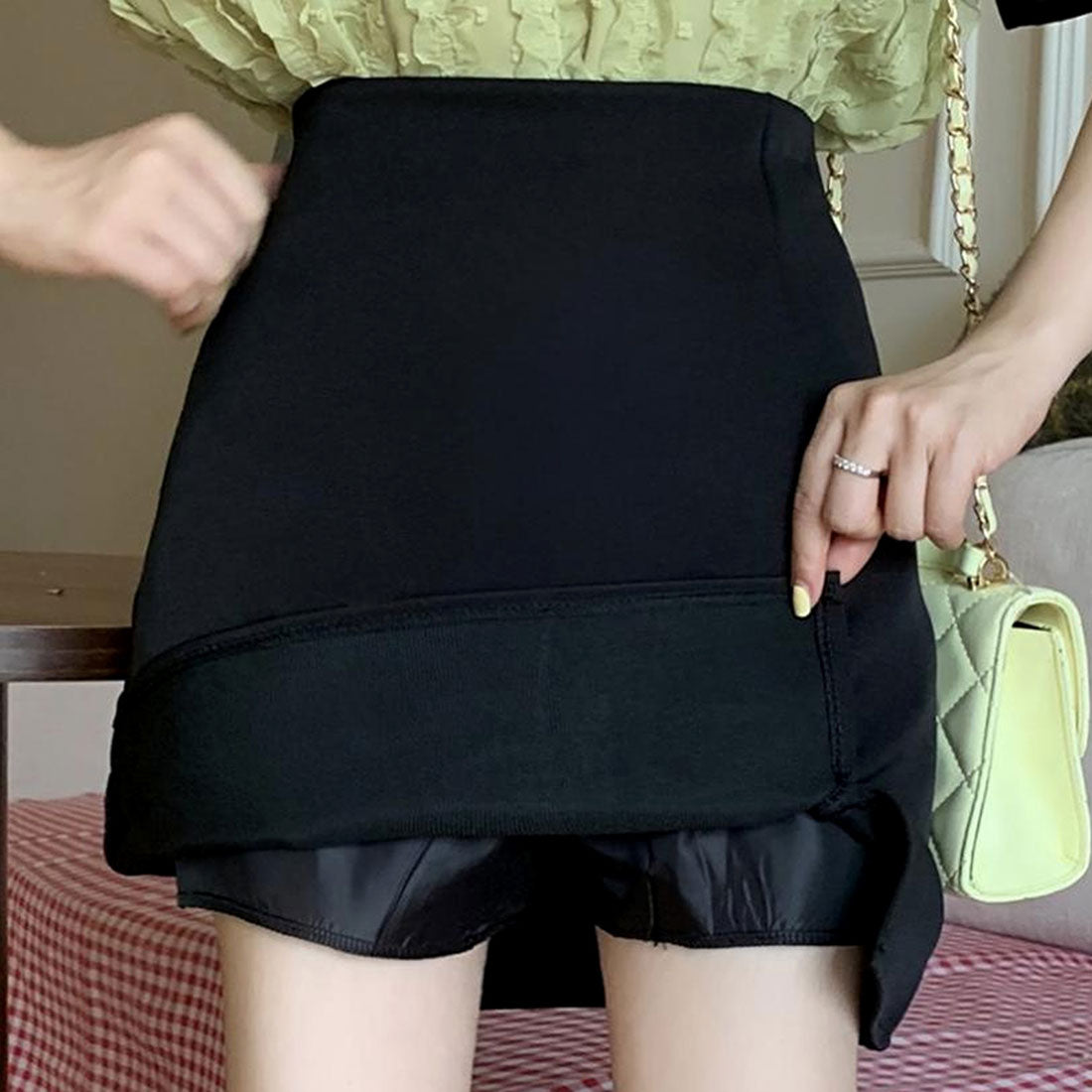 アミュレット Amulet ミニスリットスカート 春 夏服 秋 韓国ファッション 10代 20代 30代 ショート 無地 ミニ丈 レディース おしゃれ タイトミニスカート