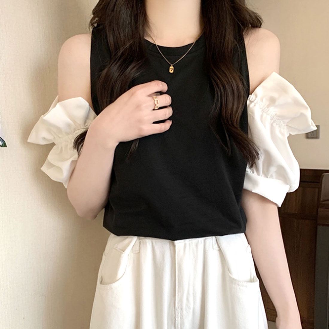 アミュレット Amulet オープンショルダーブラウス 春 夏服 秋 韓国ファッション 10代 20代 30代 肩出し 切り替え パフスリーブ ガーリー 大人カジュアル （ホワイト） ホワイト