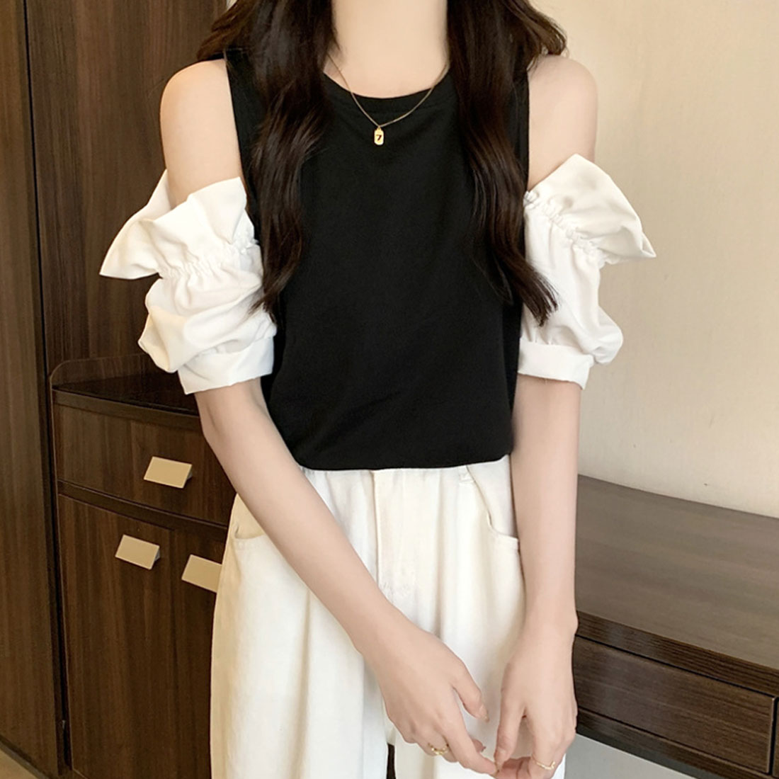 アミュレット Amulet オープンショルダーブラウス 春 夏服 秋 韓国ファッション 10代 20代 30代 肩出し 切り替え パフスリーブ ガーリー 大人カジュアル （ホワイト） ホワイト