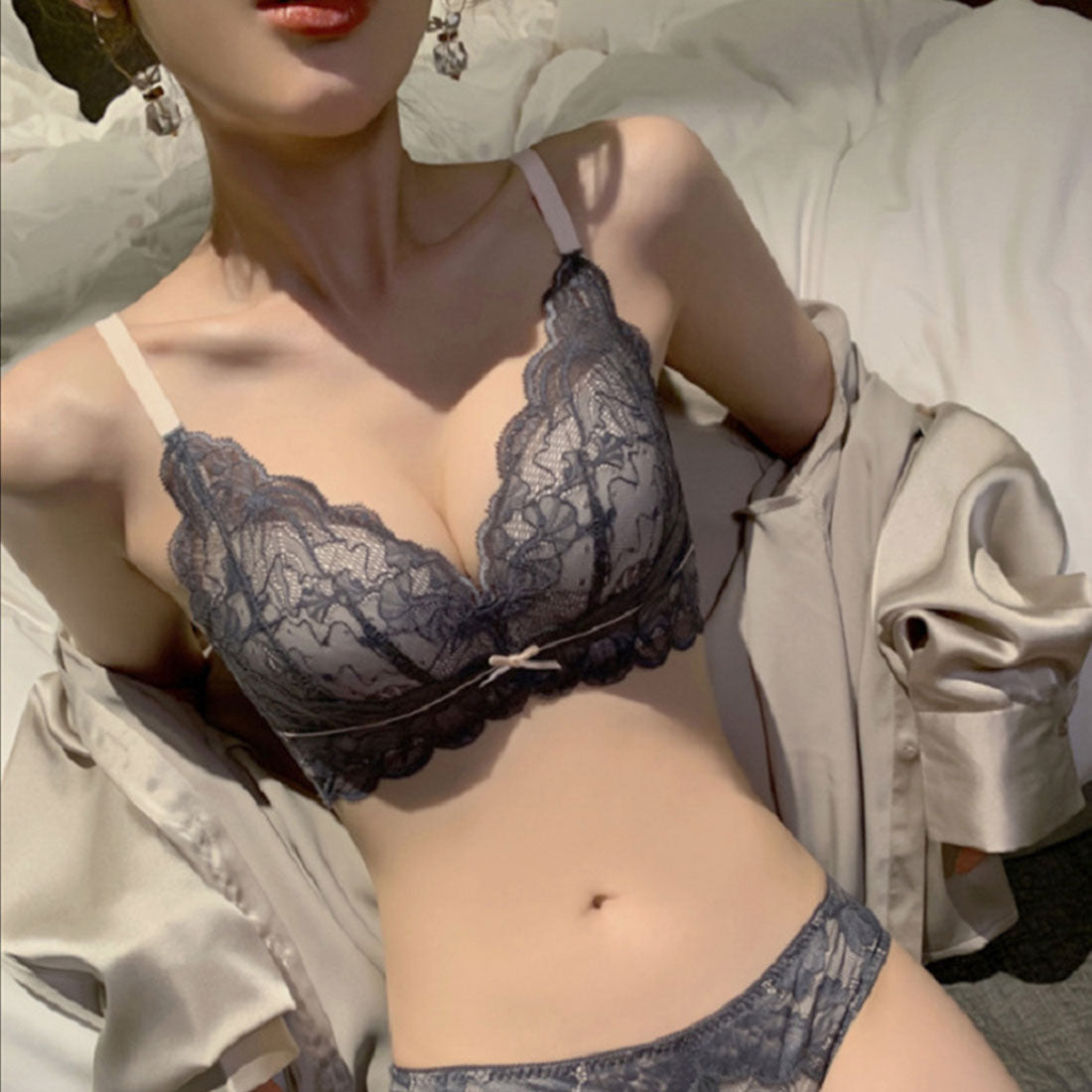 アミュレット Amulet バイカラーノンワイヤーブラジャー＆ショーツセット 下着 ランジェリー 谷間 ブラショーツ セクシー 可愛い ブラセット ストラップ リボン レース【返品不可商品】