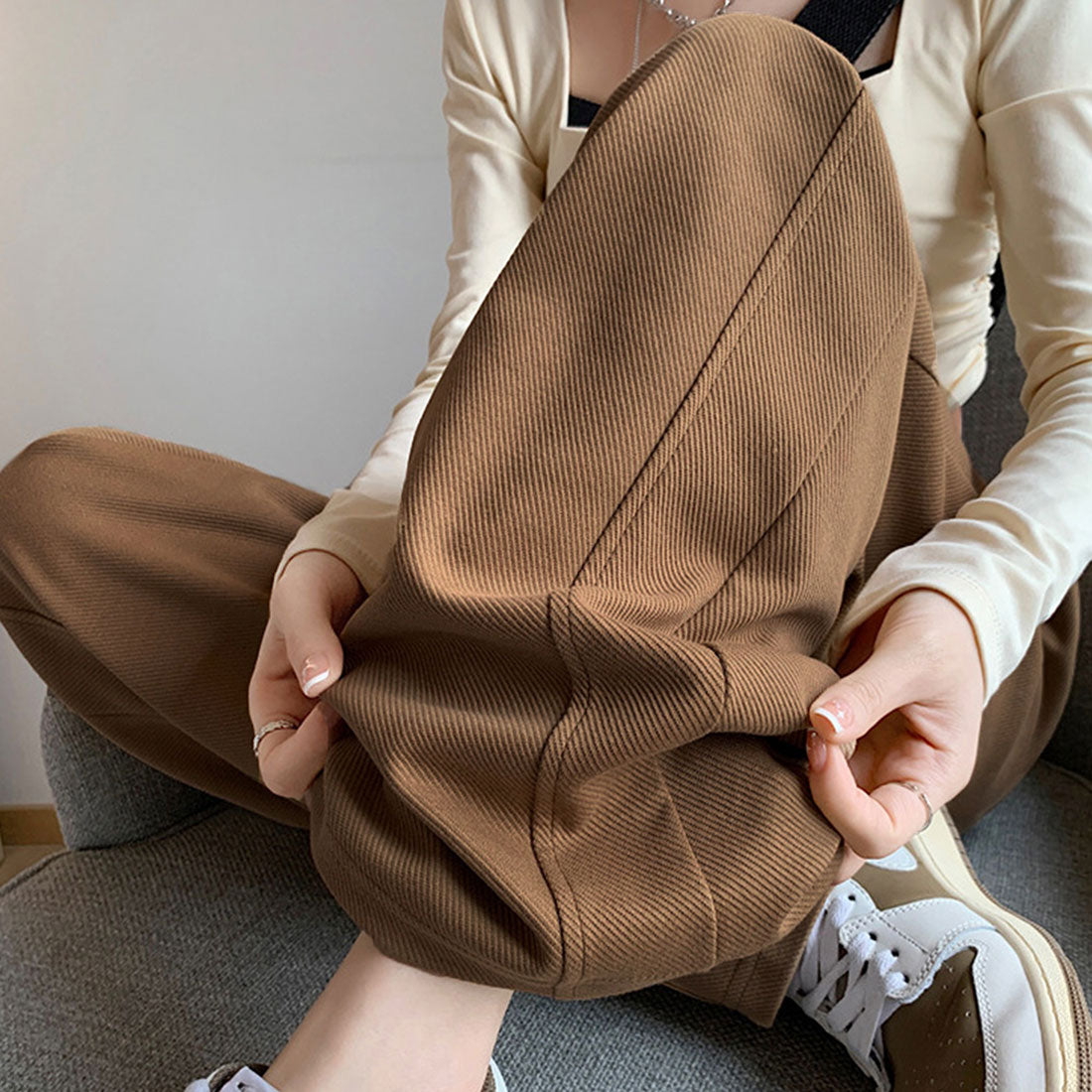 アミュレット Amulet ハイウエストワイドパンツ レディース 10代 20代 30代 韓国ファッション 可愛い カジュアル 大人 春 夏 秋 冬 無地 黒 白 シンプル