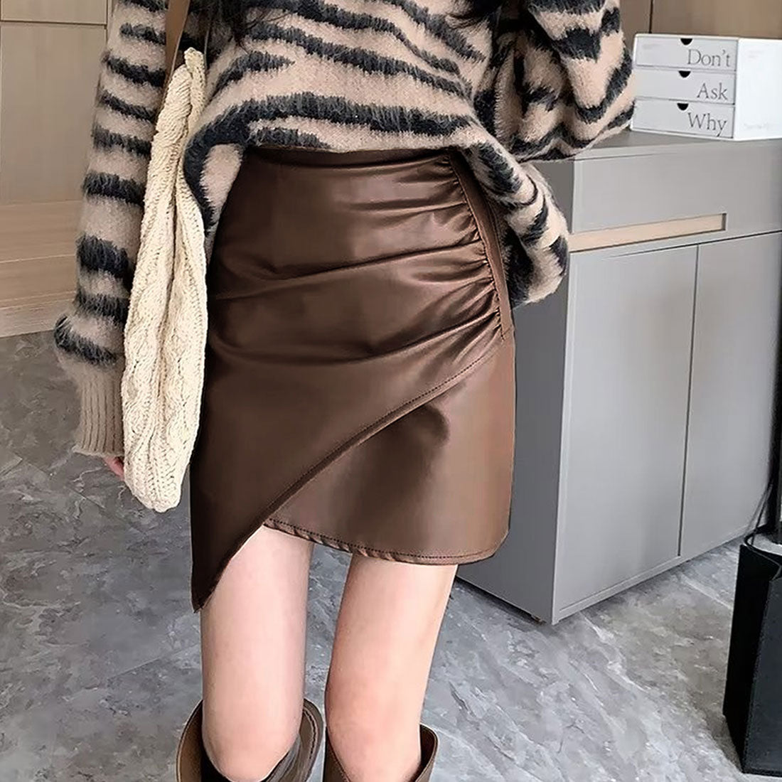 Amulet Fake Leather Mini Skirt for Women Teens 20s 30s Korean Fashion
