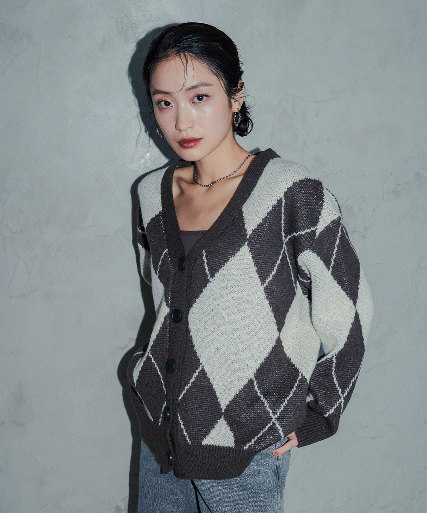 アンピルーラ Ampirula アーガイル柄Vネックニットカーディガン （ブラウンアイボリー） ブラウンアイボリー