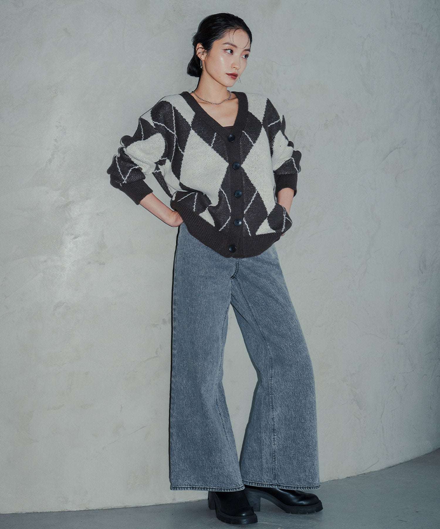 アンピルーラ Ampirula アーガイル柄Vネックニットカーディガン （ブラウンアイボリー） ブラウンアイボリー