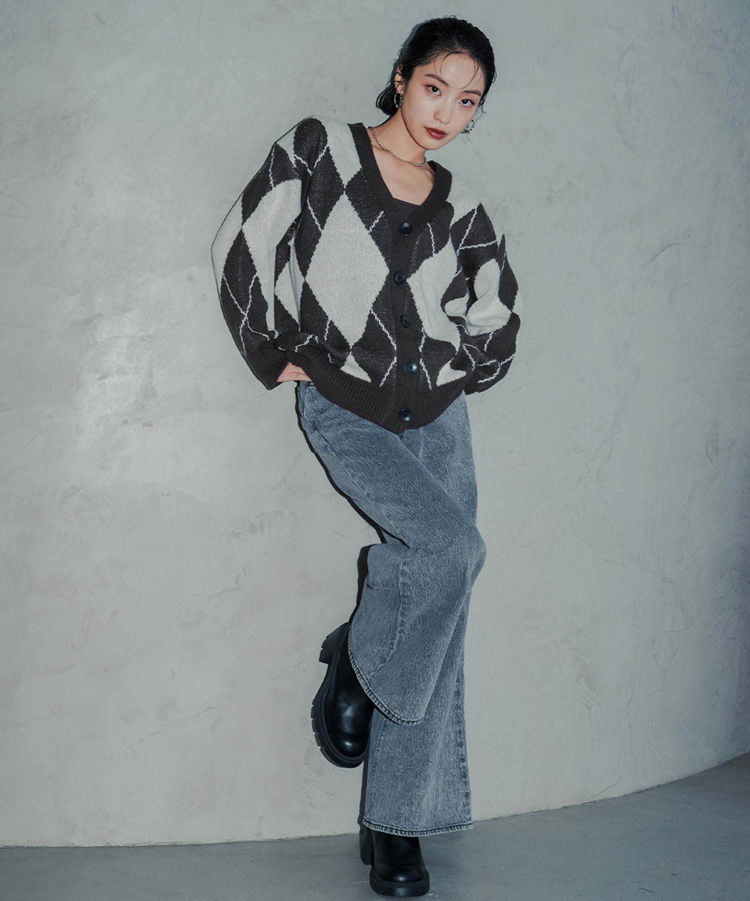 アンピルーラ Ampirula アーガイル柄Vネックニットカーディガン （ブラウンアイボリー） ブラウンアイボリー