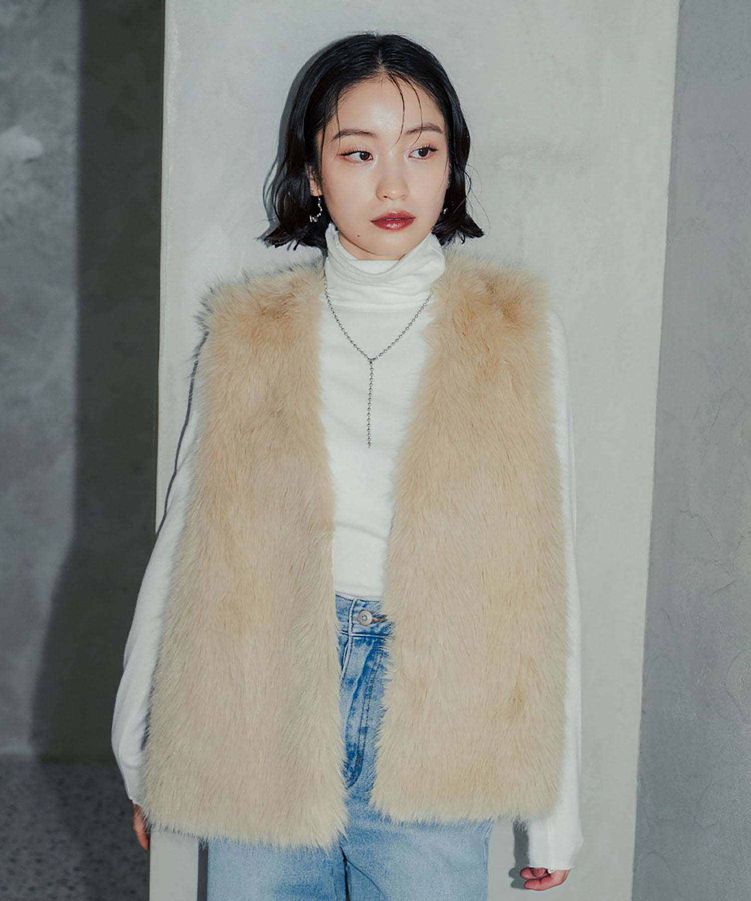 アンピルーラ Ampirula フェイクファージレベスト （ベージュ） ベージュ