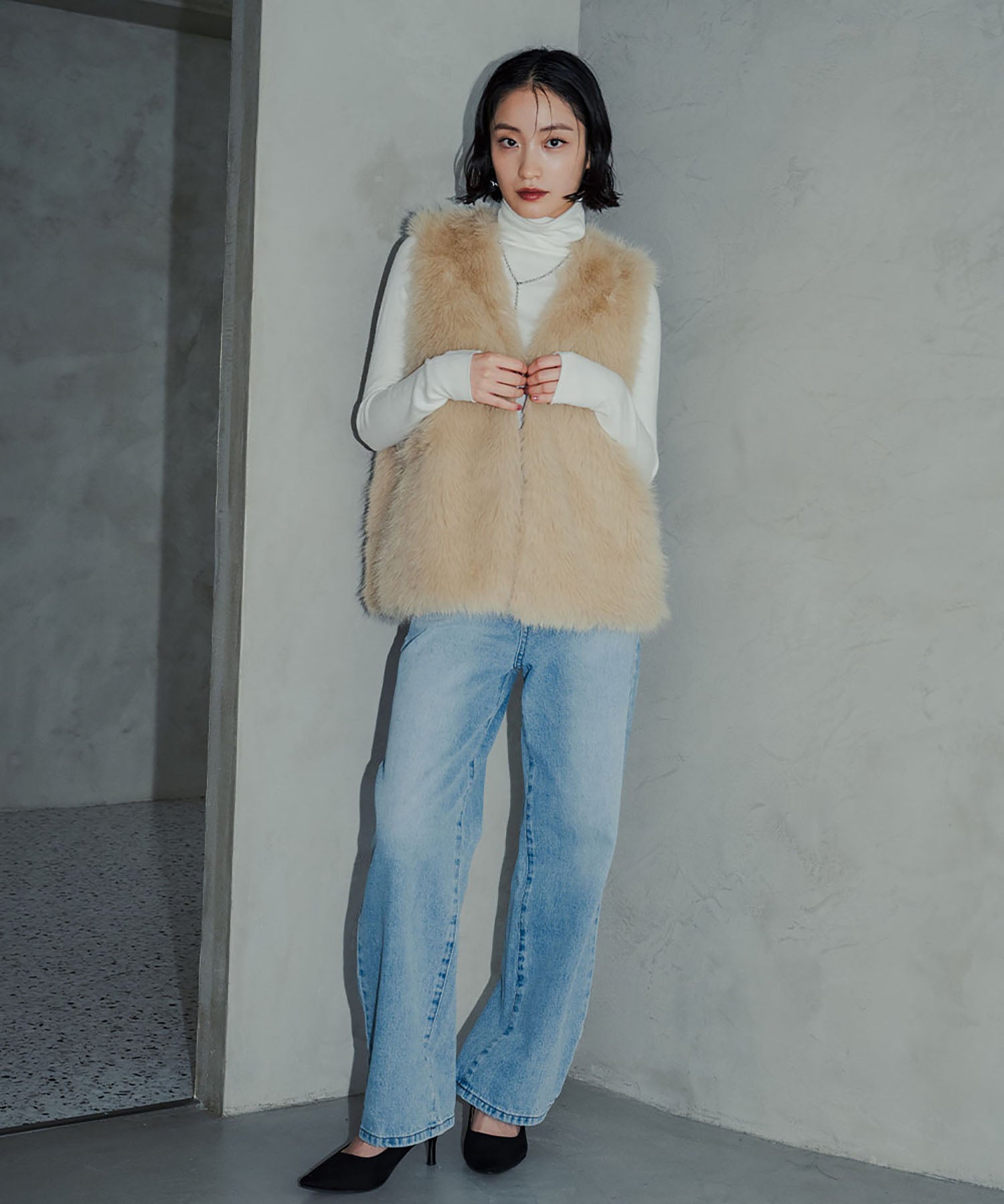 アンピルーラ Ampirula フェイクファージレベスト （ベージュ） ベージュ