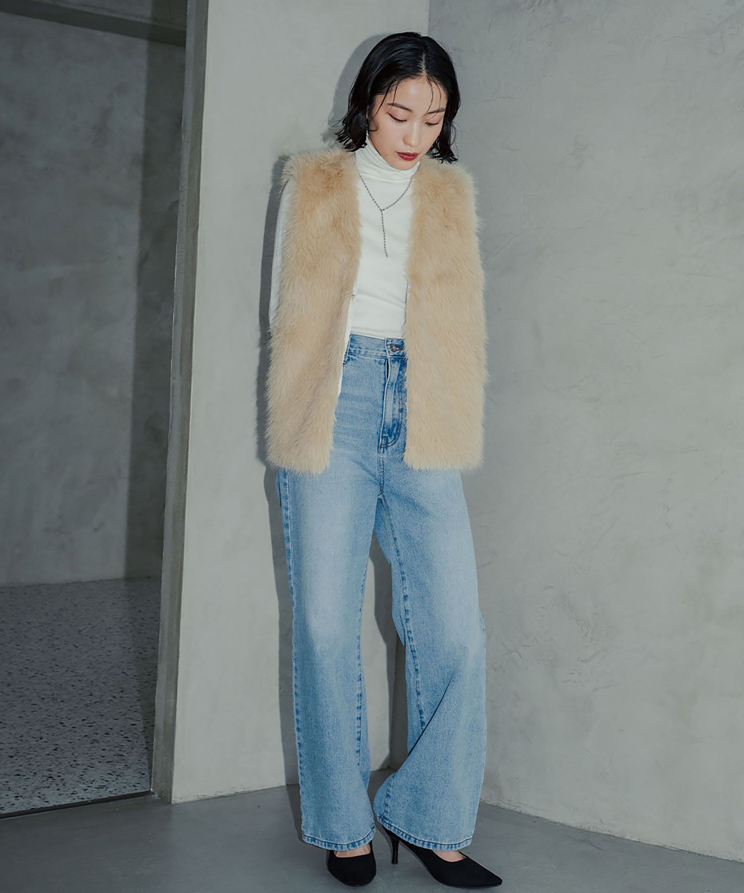 アンピルーラ Ampirula フェイクファージレベスト （ベージュ） ベージュ