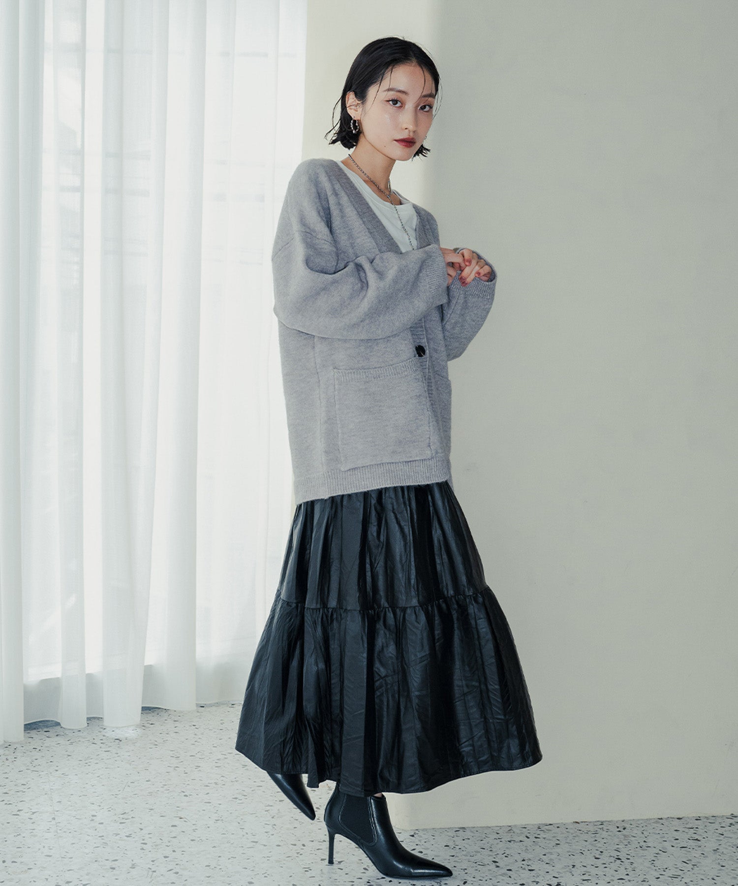 アンピルーラ Ampirula Vネックオーバーニットカーディガン （グレー） グレー