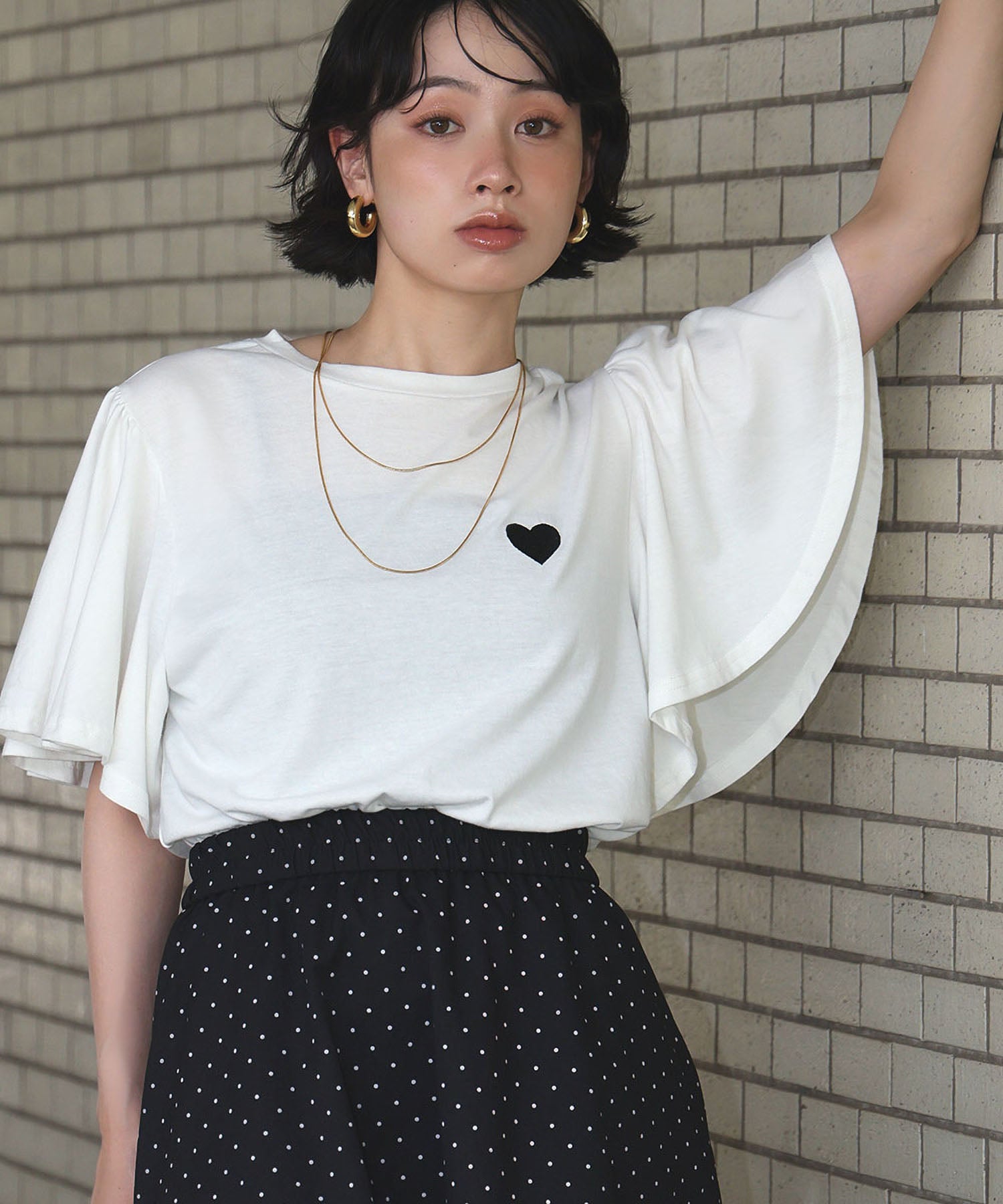 アンピルーラ Ampirula ワンポイントハート刺繍フレアスリーブTシャツ （ホワイトブラック） ホワイトブラック