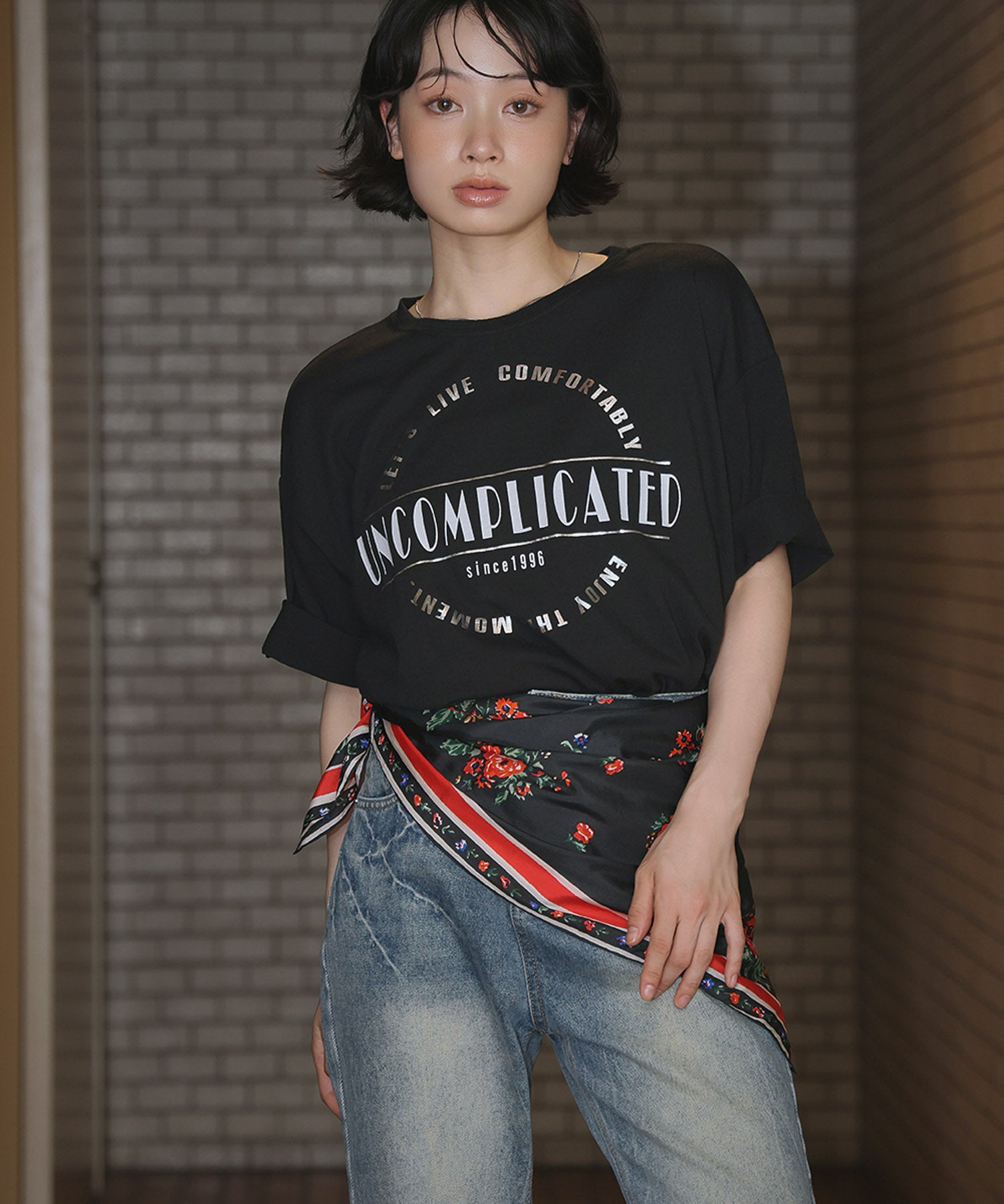 アンピルーラ Ampirula 箔プリントオーバーサイズTシャツ【洗える】 （ブラックホワイト） ブラックホワイト