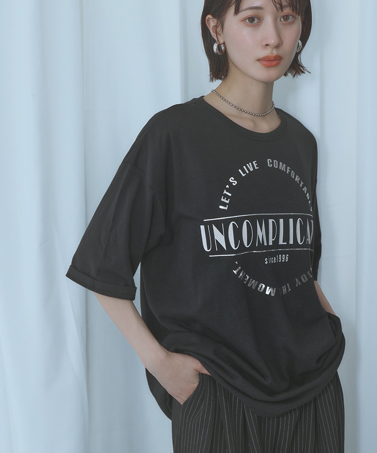 アンピルーラ Ampirula 箔プリントオーバーサイズTシャツ【洗える】 （ブラックホワイト） ブラックホワイト