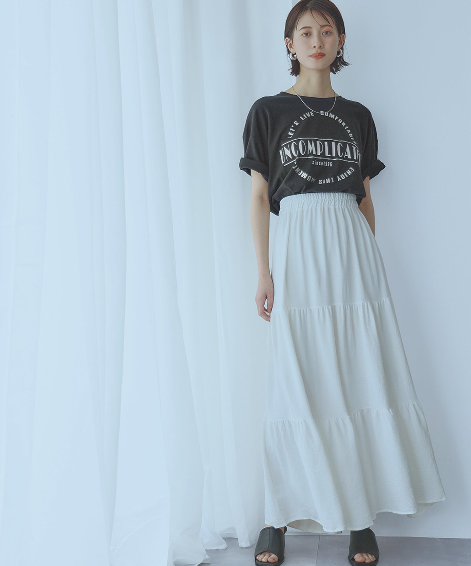 アンピルーラ Ampirula 箔プリントオーバーサイズTシャツ【洗える】 （ブラックホワイト） ブラックホワイト
