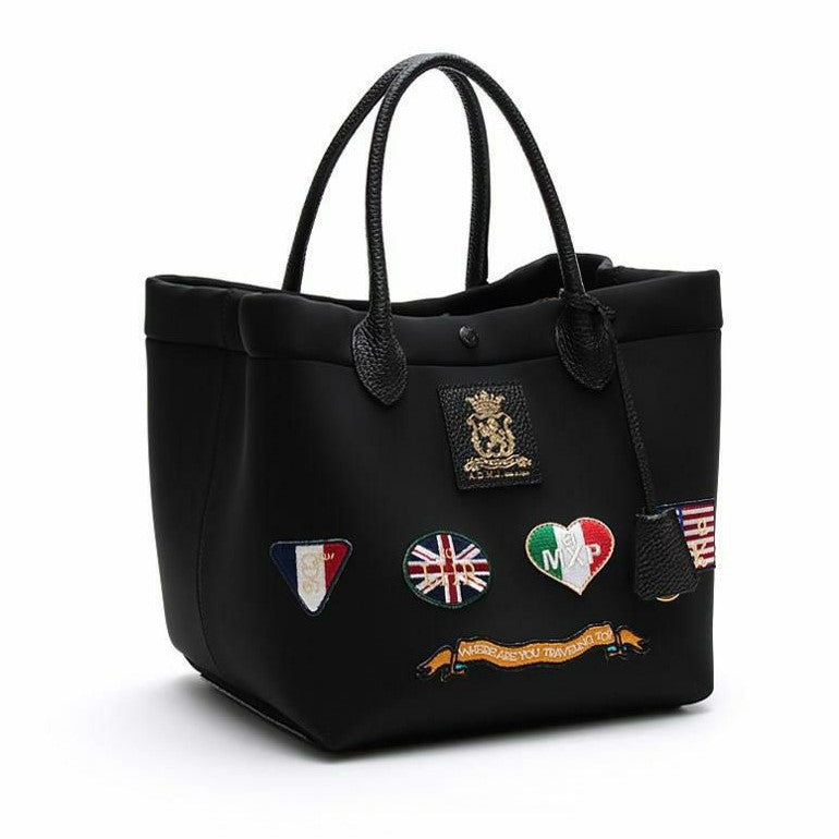 アクセソワ ドゥ マドモワゼル A.D.M.J. マジックライト/フラッグワッペントート25cm　NEGRO、A NEGRO,A