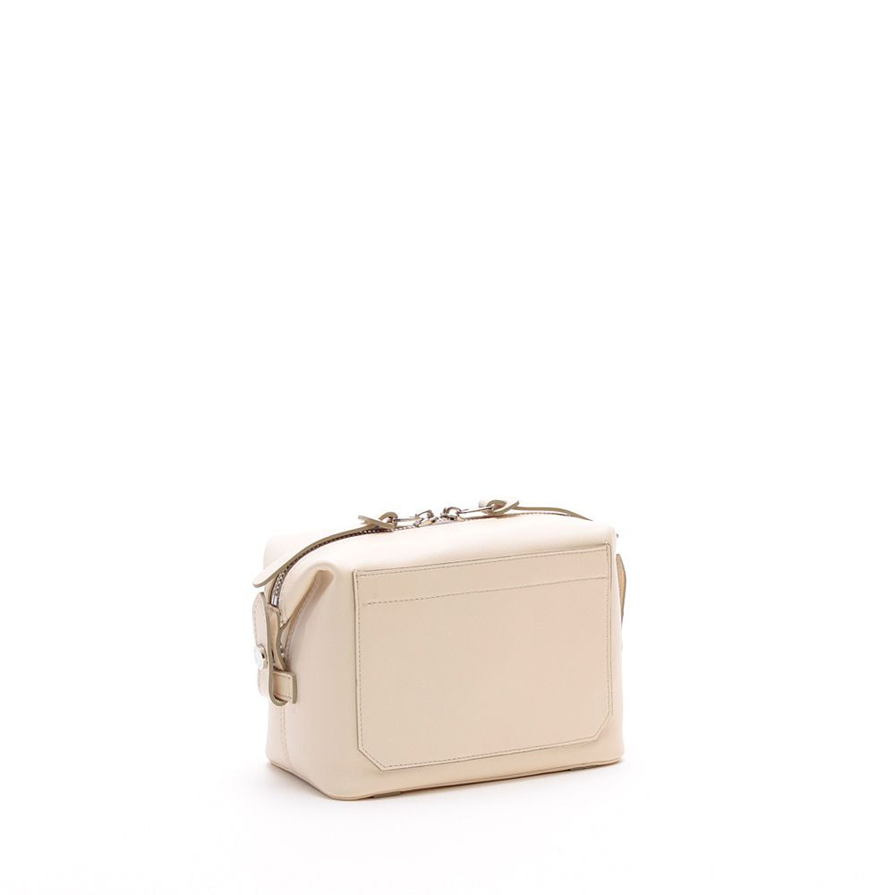 アクセソワ ドゥ マドモワゼル A.D.M.J. ナッパブロッサムクロスボディS O.WHITE （O.WHITE） O,WHITE