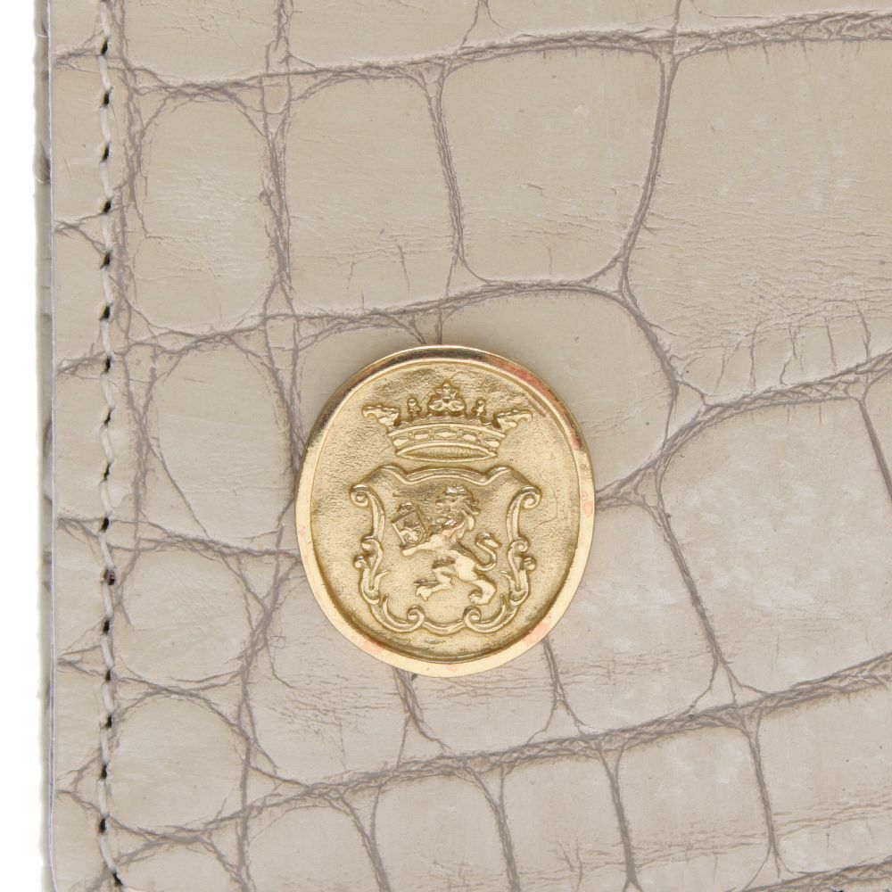 【日本製 |軽量】アクセソワ ドゥ マドモワゼル A.D.M.J. クロコ型押しスモールウォレット （WHITE PEARL） WHITE PEARL