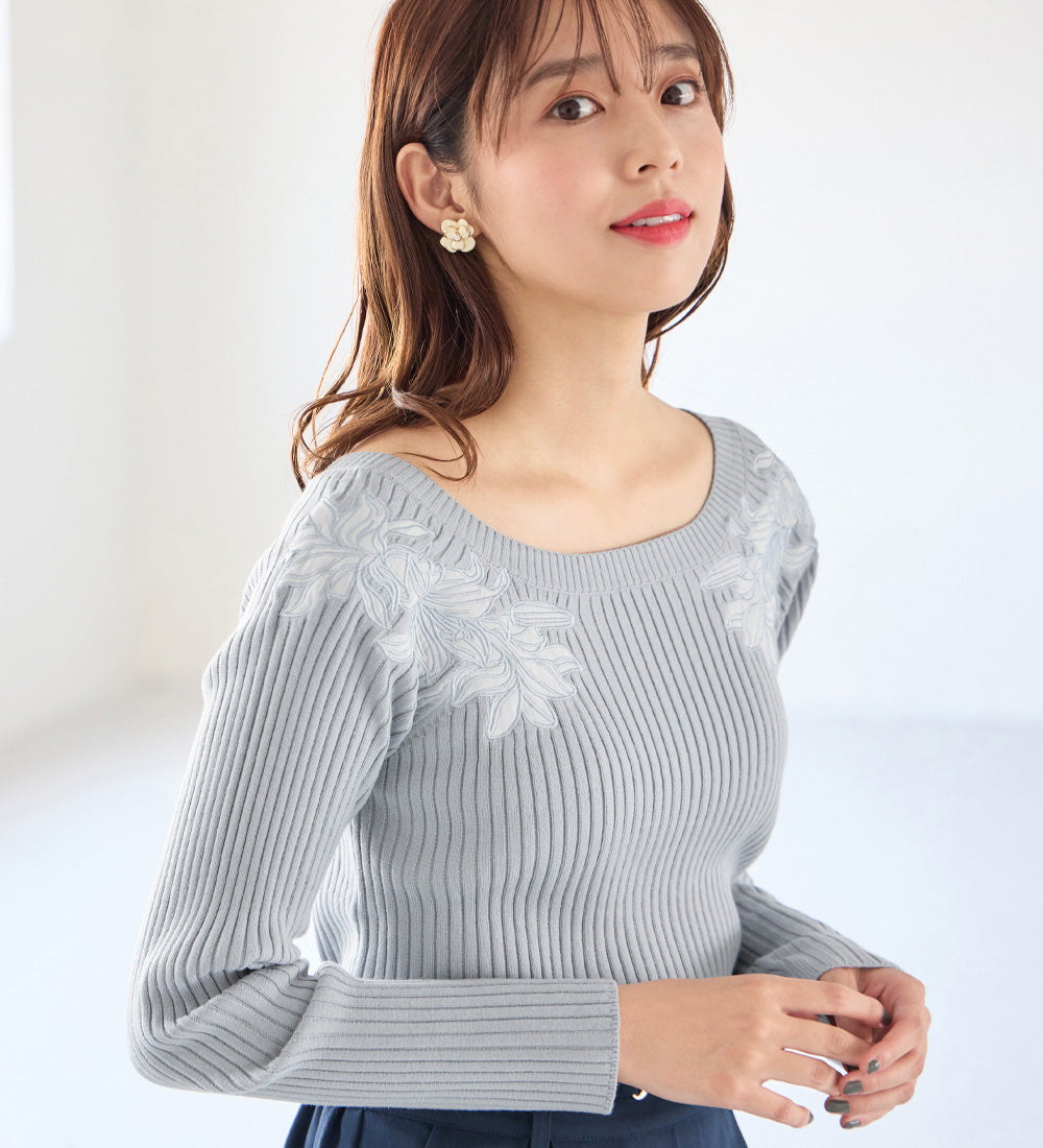 アロッタ Alotta カシミヤタッチ肩刺しゅうニット