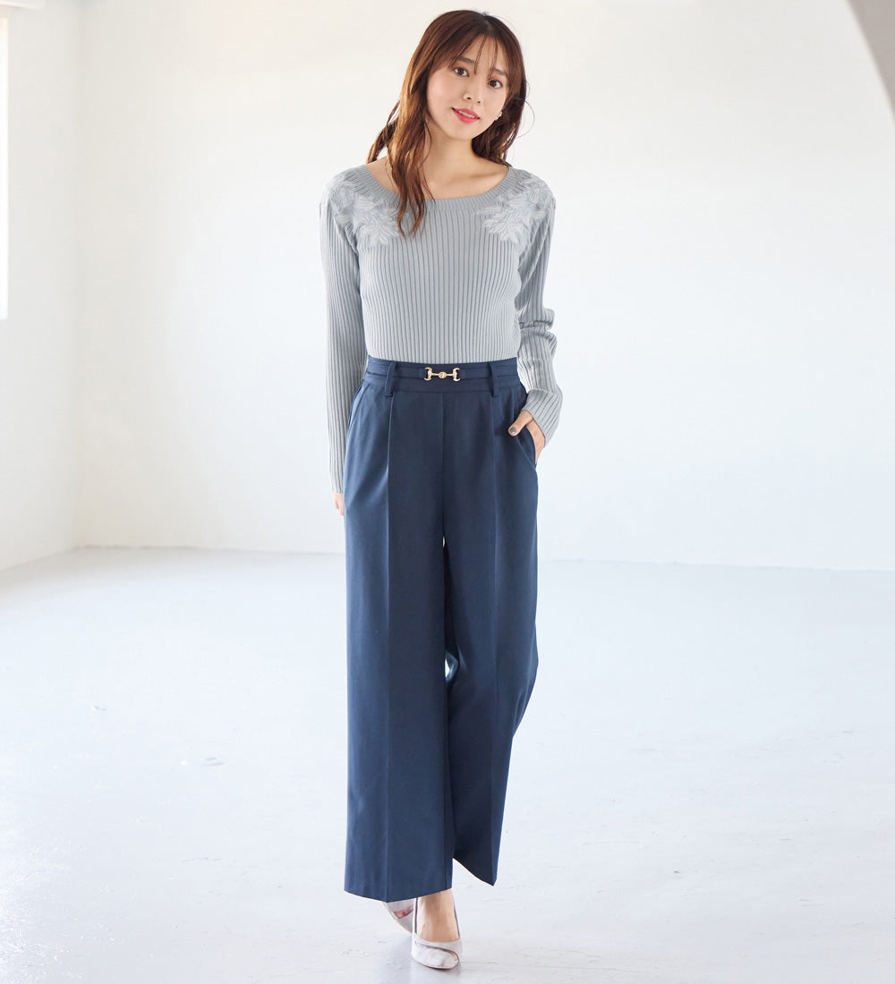アロッタ Alotta カシミヤタッチ肩刺しゅうニット