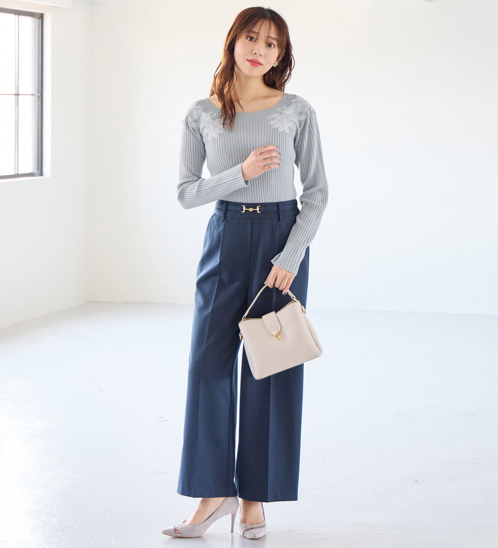 アロッタ Alotta カシミヤタッチ肩刺しゅうニット