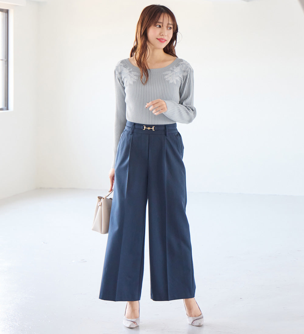 アロッタ Alotta カシミヤタッチ肩刺しゅうニット