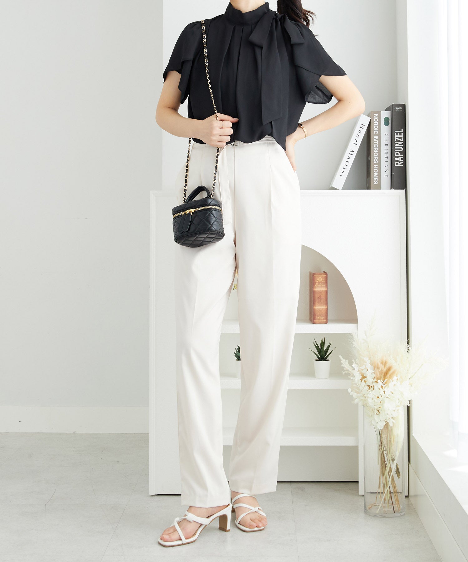 アロッタ Alotta 【ロコンド限定発売アイテム】大人上品ボウタイデザインシアーブラウス （ブラック） ブラック