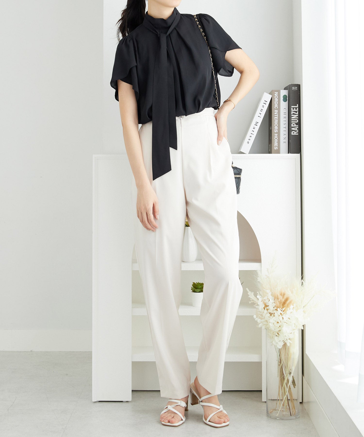 アロッタ Alotta 【ロコンド限定発売アイテム】大人上品ボウタイデザインシアーブラウス （ブラック） ブラック