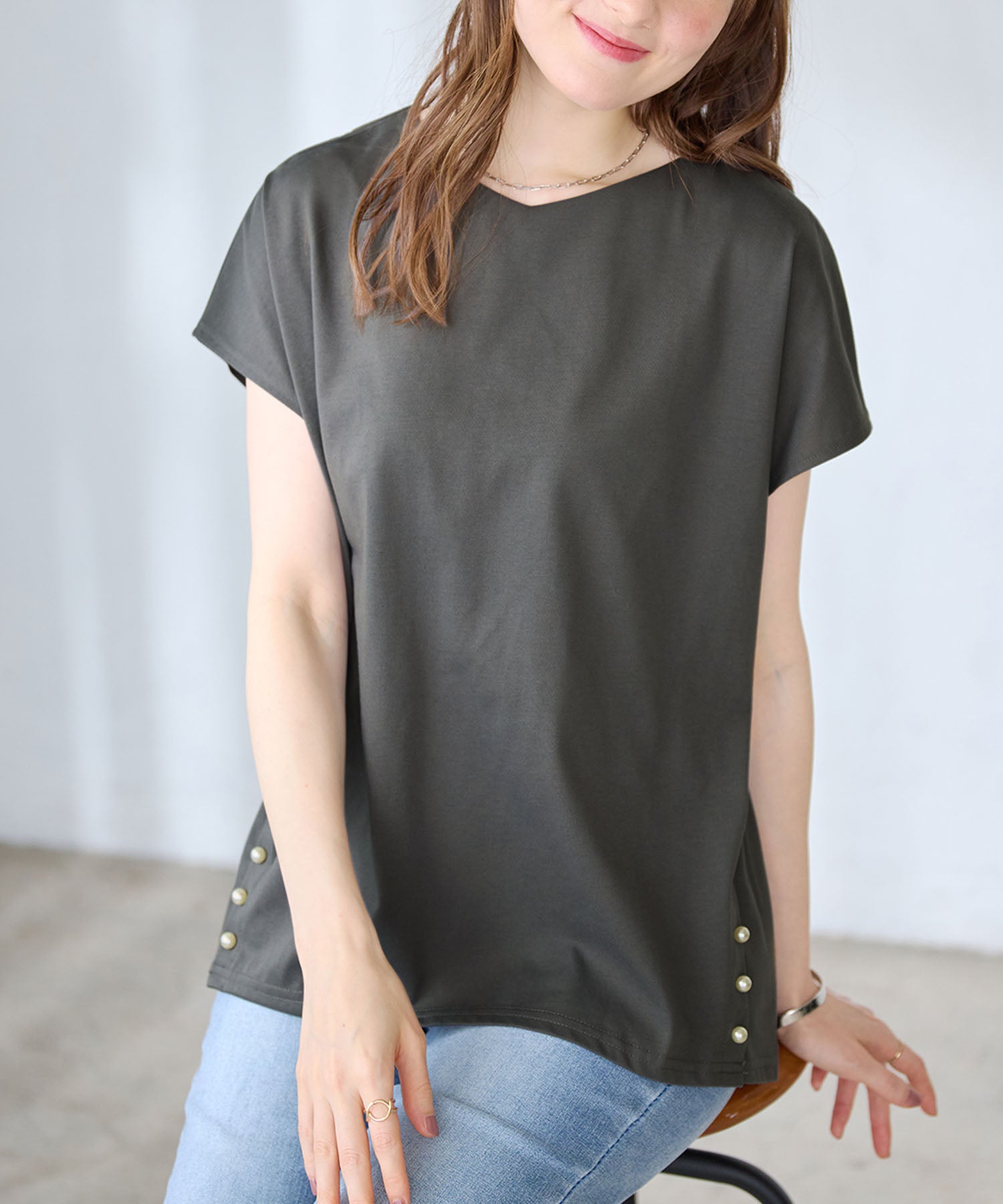 アロッタ Alotta ひんやり裾パールデザインTシャツ （チャコール） チャコール
