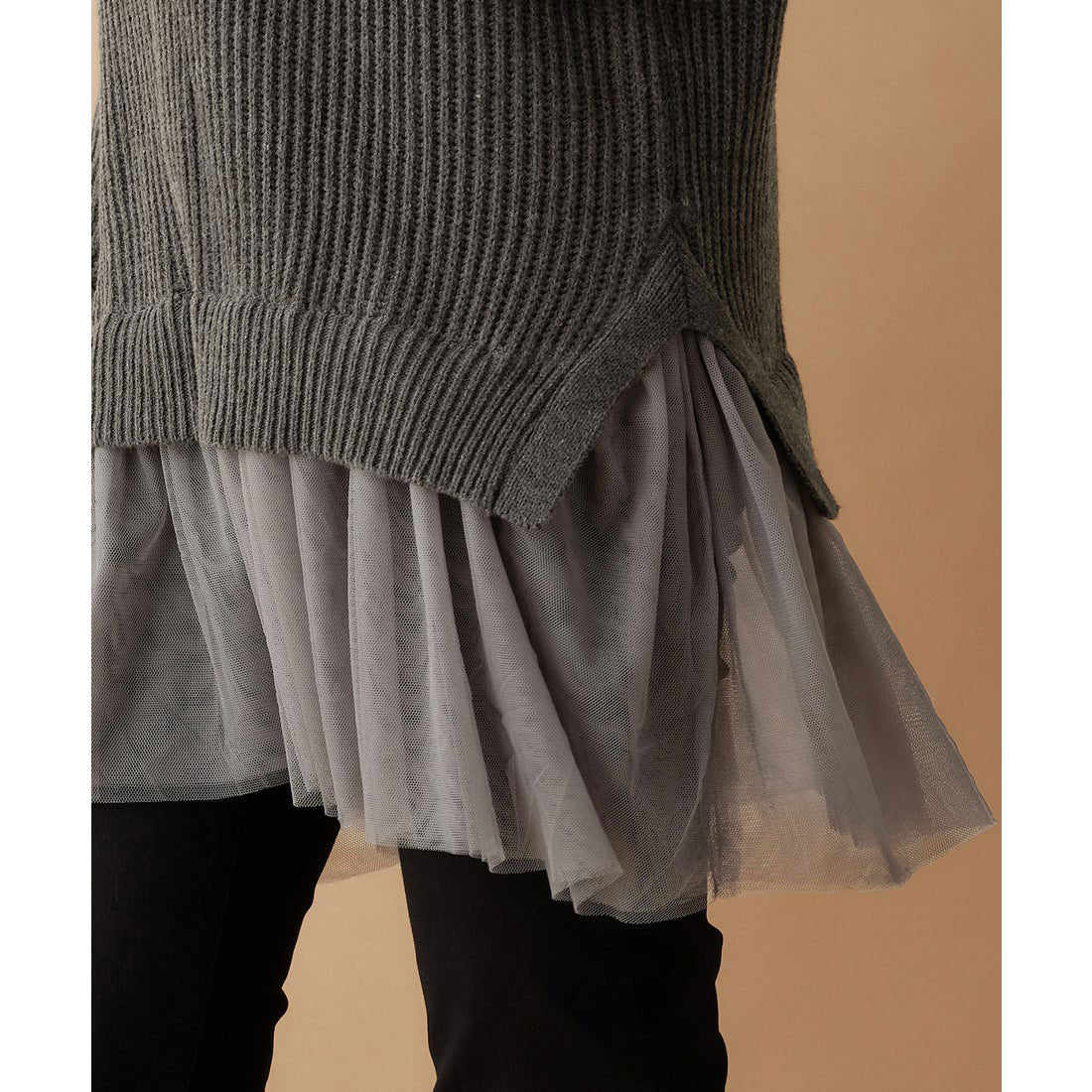 裾チュールレイヤード風ニット ベージュ