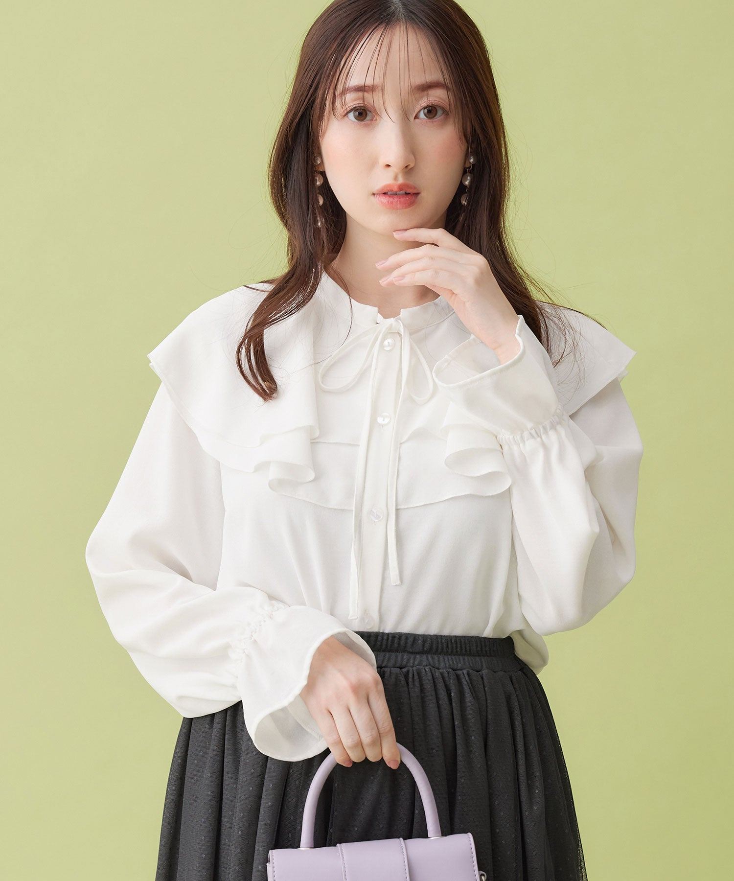 ラッフルカラーデザインブラウス オフホワイト