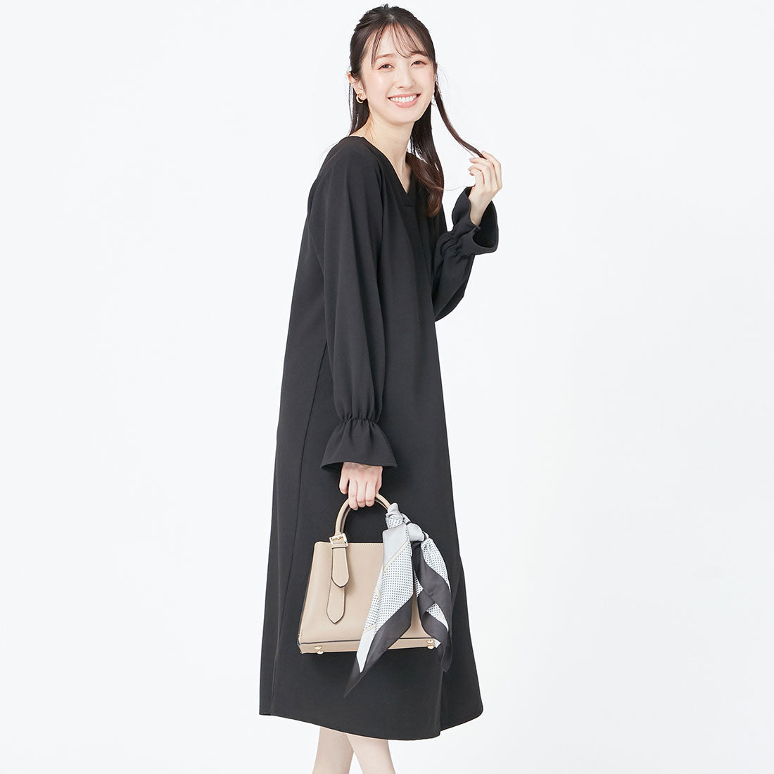 アロッタ Alotta 【2つの機能付】裏起毛カットジョーゼットワンピース