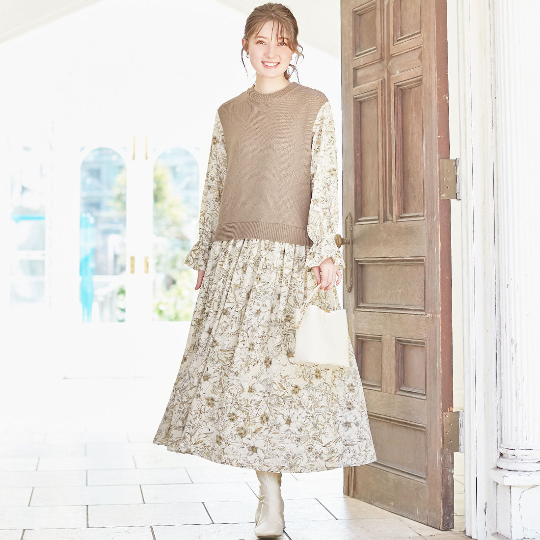 ニットベストドッキングワンピース グレージュ×オフ系花柄