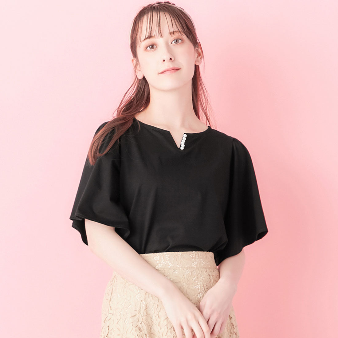 アロッタ Alotta パール調ボタン付Tシャツブラウス,ブラック