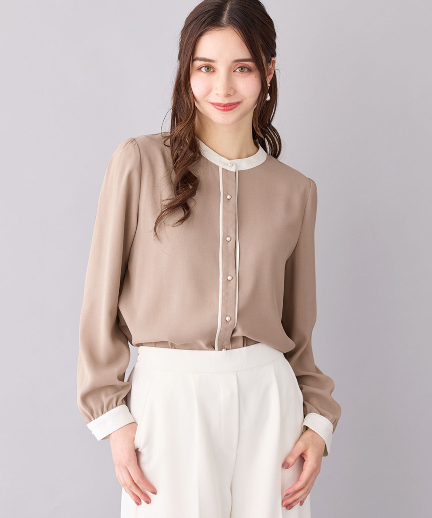 バイカラーパール調ボタンブラウス