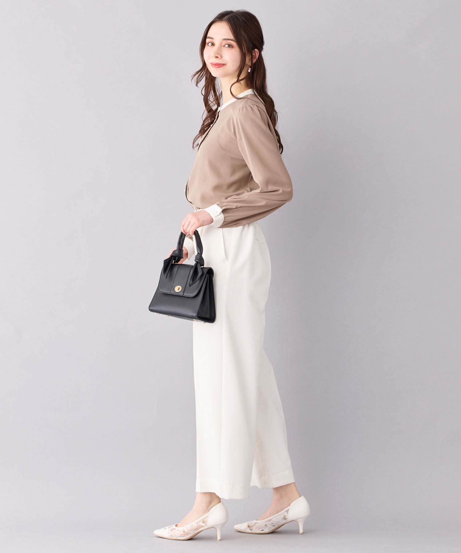 バイカラーパール調ボタンブラウス