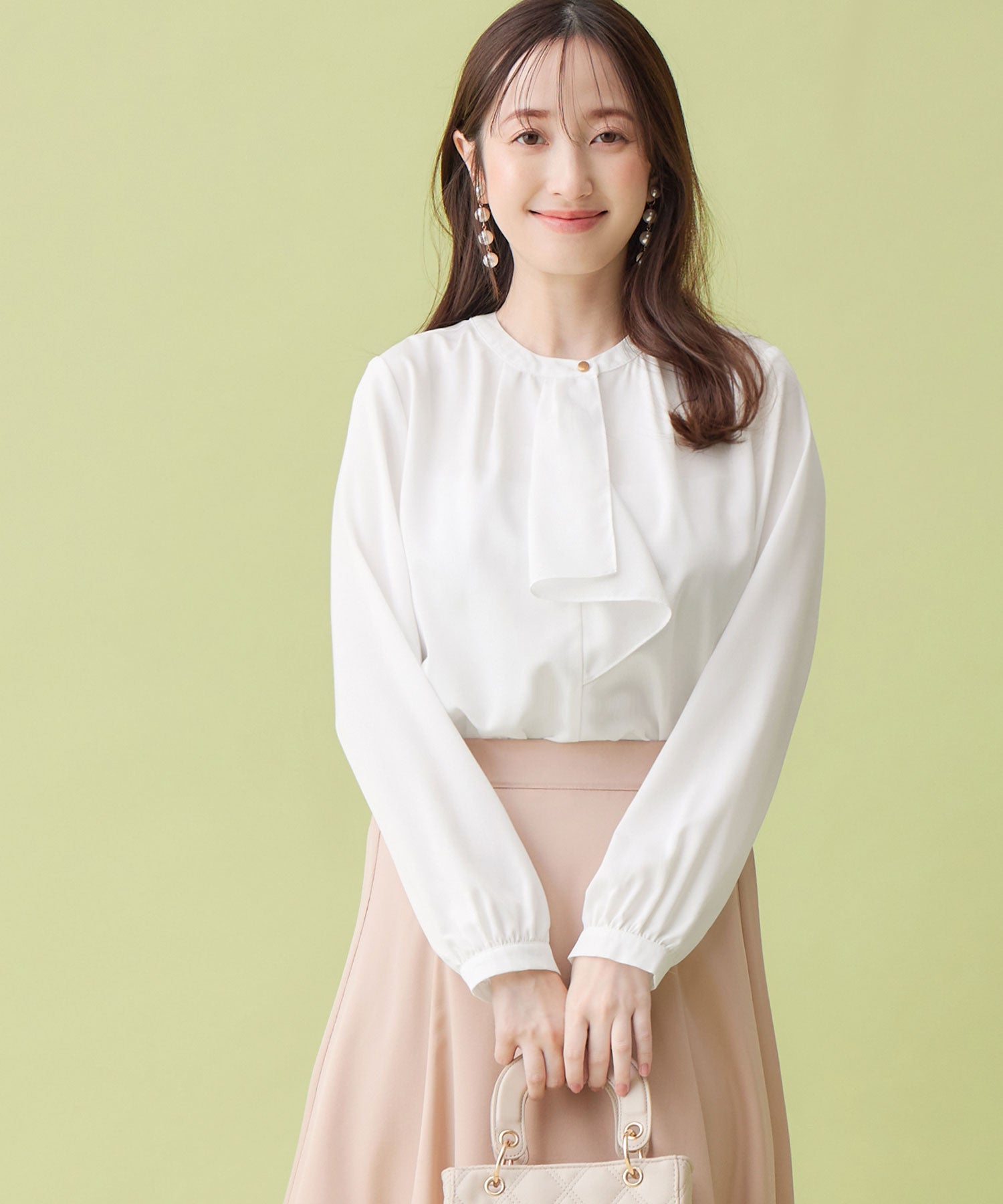 【前田希美さん着用】金ボタン付ボウタイブラウス オフホワイト