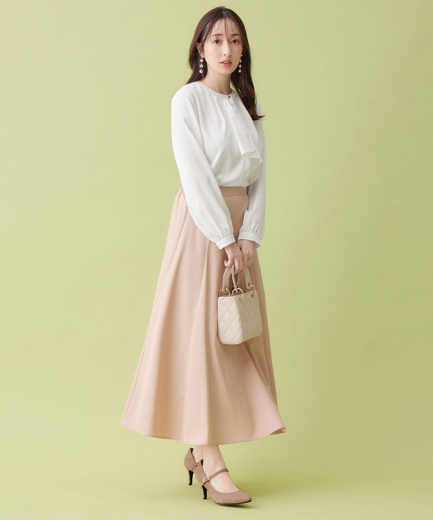 【前田希美さん着用】金ボタン付ボウタイブラウス オフホワイト