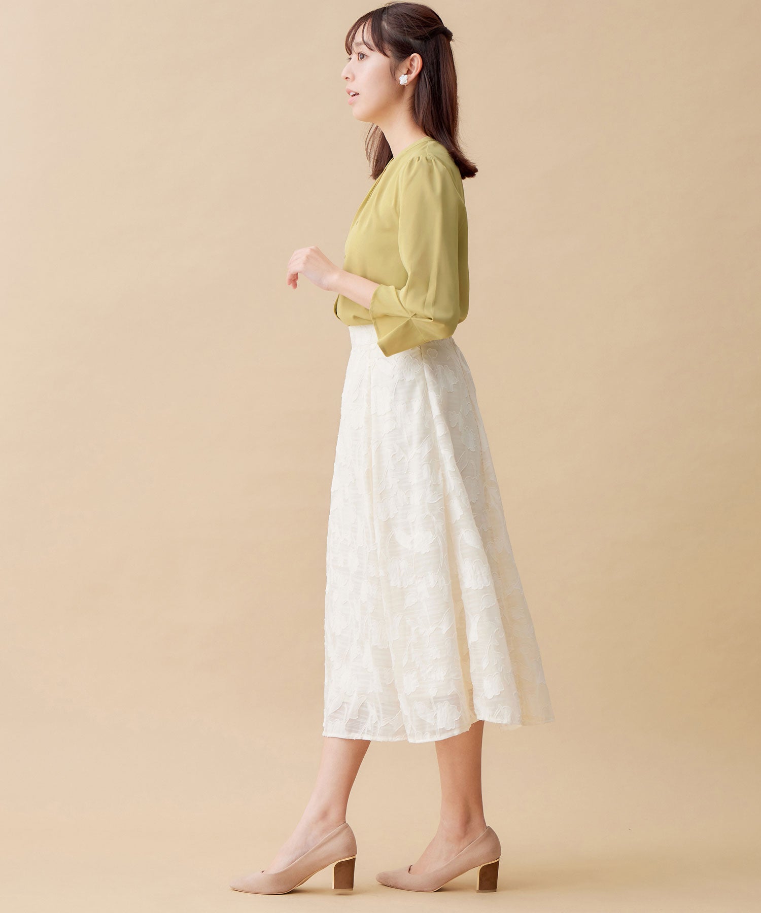 キャンディースリーブくるみボタンブラウス オフホワイト