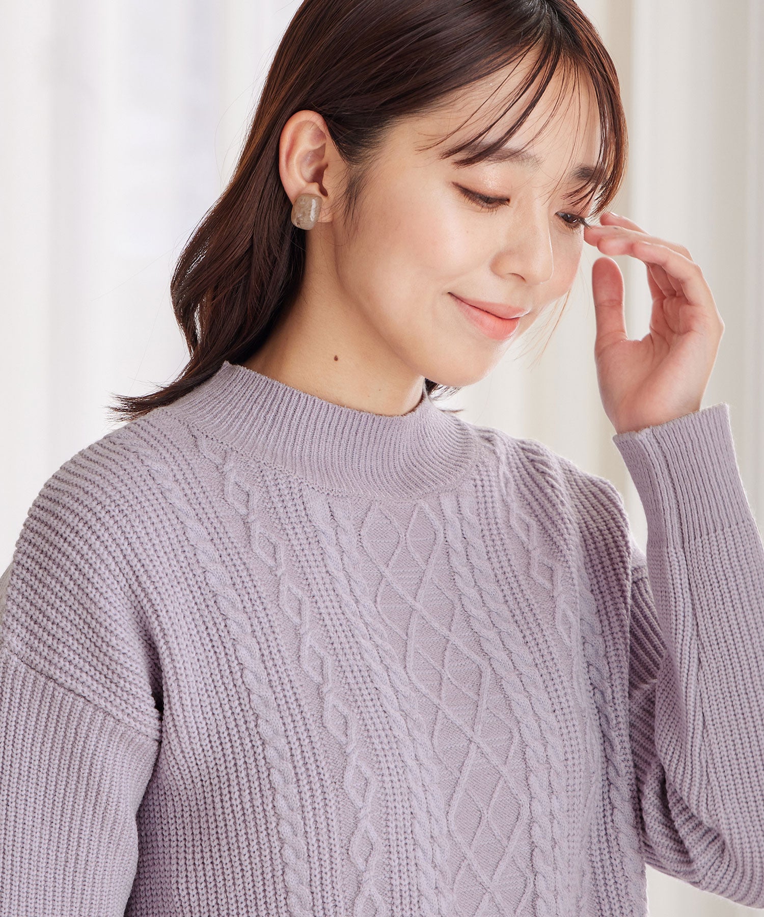 【毛玉になりにくい・静電気防止】ケーブル柄モックネックニット クリームイエロー