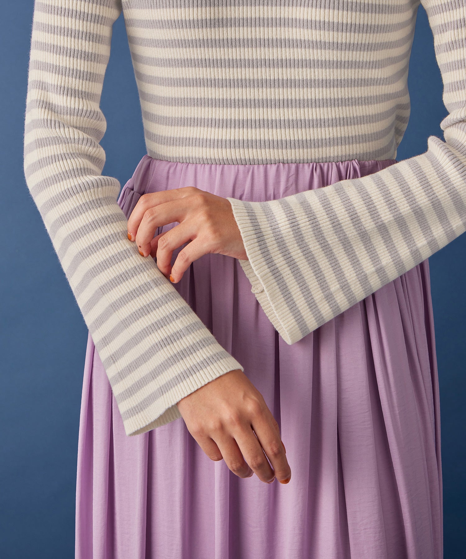 アロッタ Alotta フレアー袖ボーダーニットトップス （ブラック） ブラック