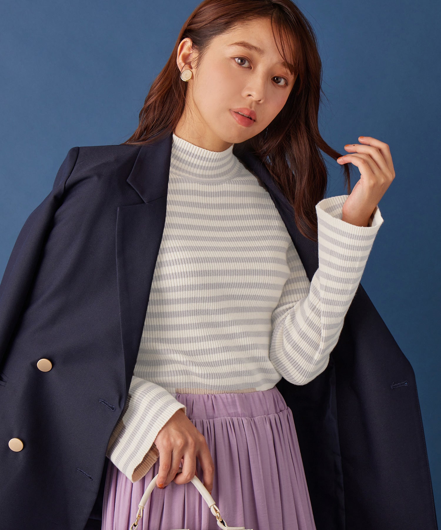 アロッタ Alotta フレアー袖ボーダーニットトップス （ブルーグレー） ブルーグレー