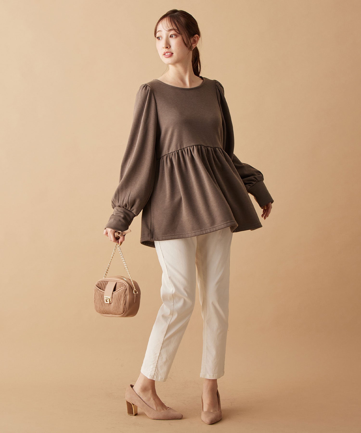 アロッタ Alotta 【蓄熱保温】裏ファーパフ袖ペプラムプルオーバー