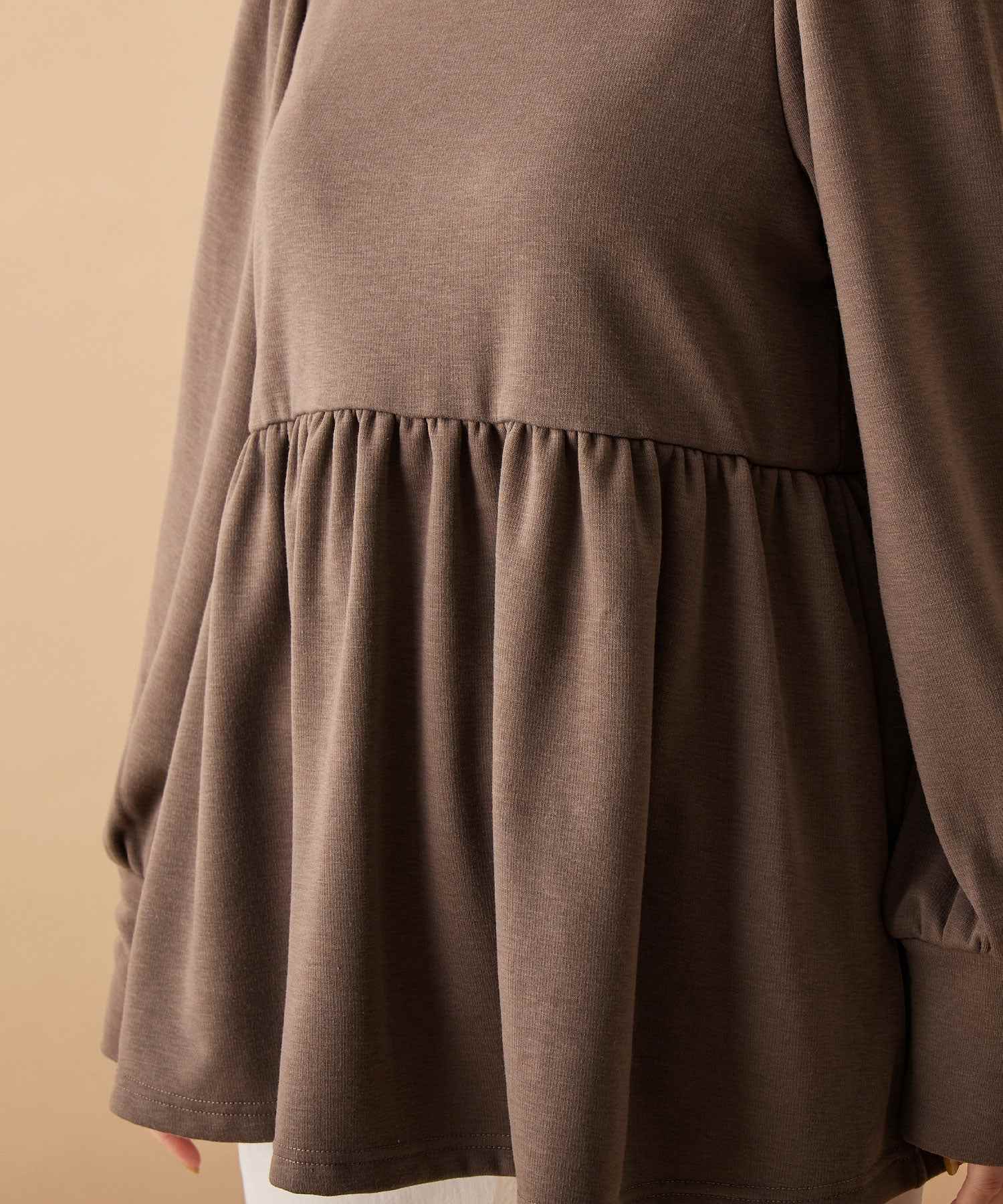 アロッタ Alotta 【蓄熱保温】裏ファーパフ袖ペプラムプルオーバー