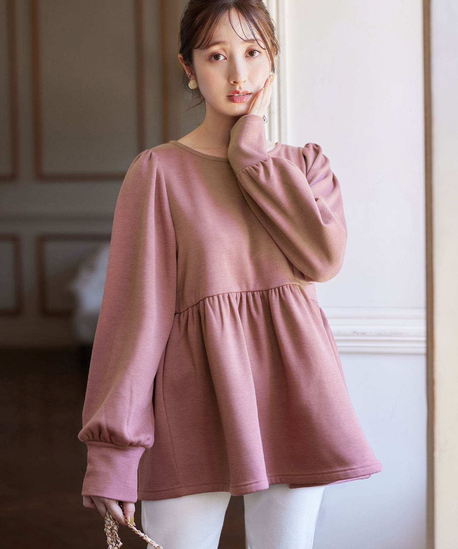 アロッタ Alotta 【蓄熱保温】裏ファーパフ袖ペプラムプルオーバー