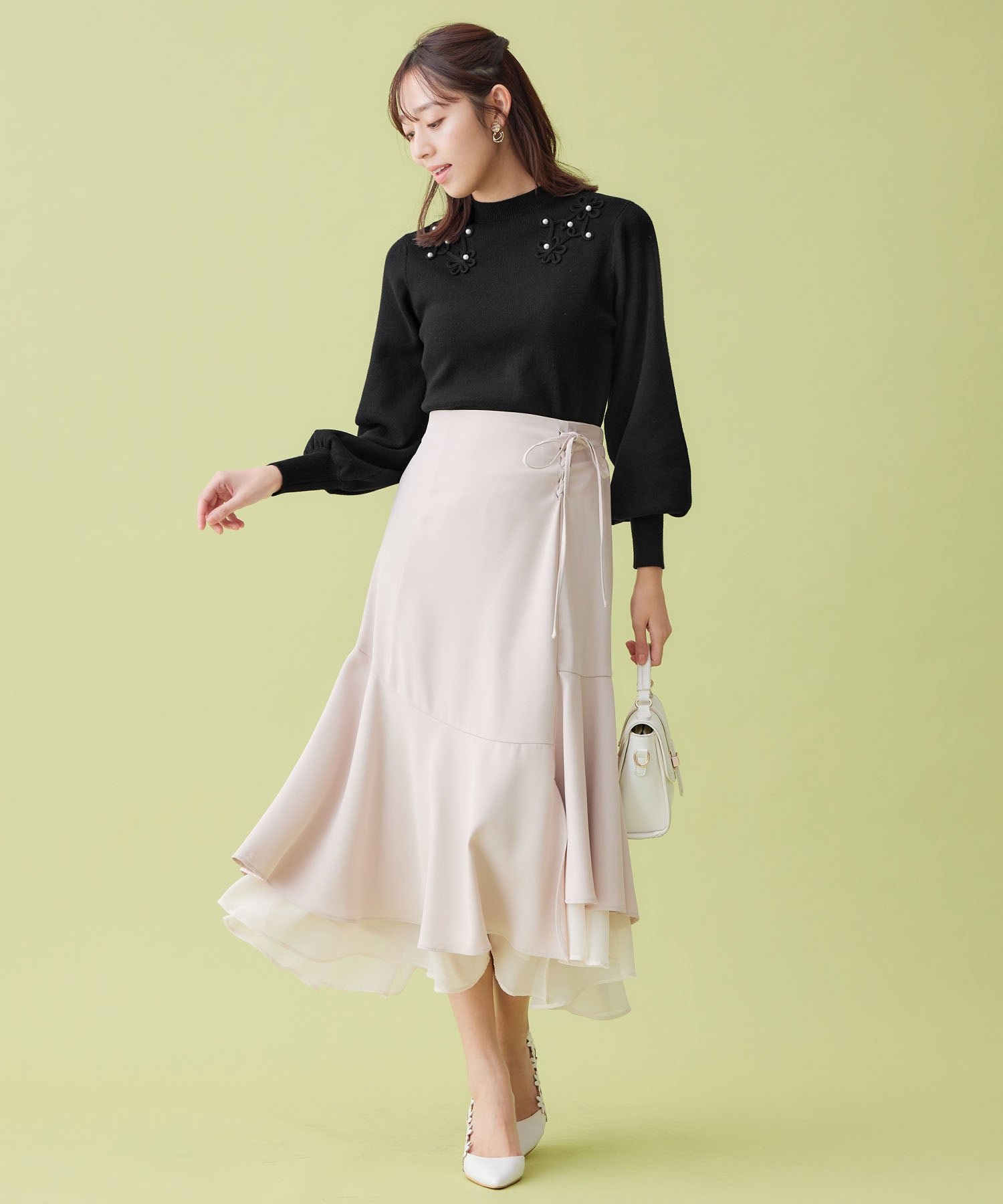 フラワーモチーフパフ袖ニット ブラック