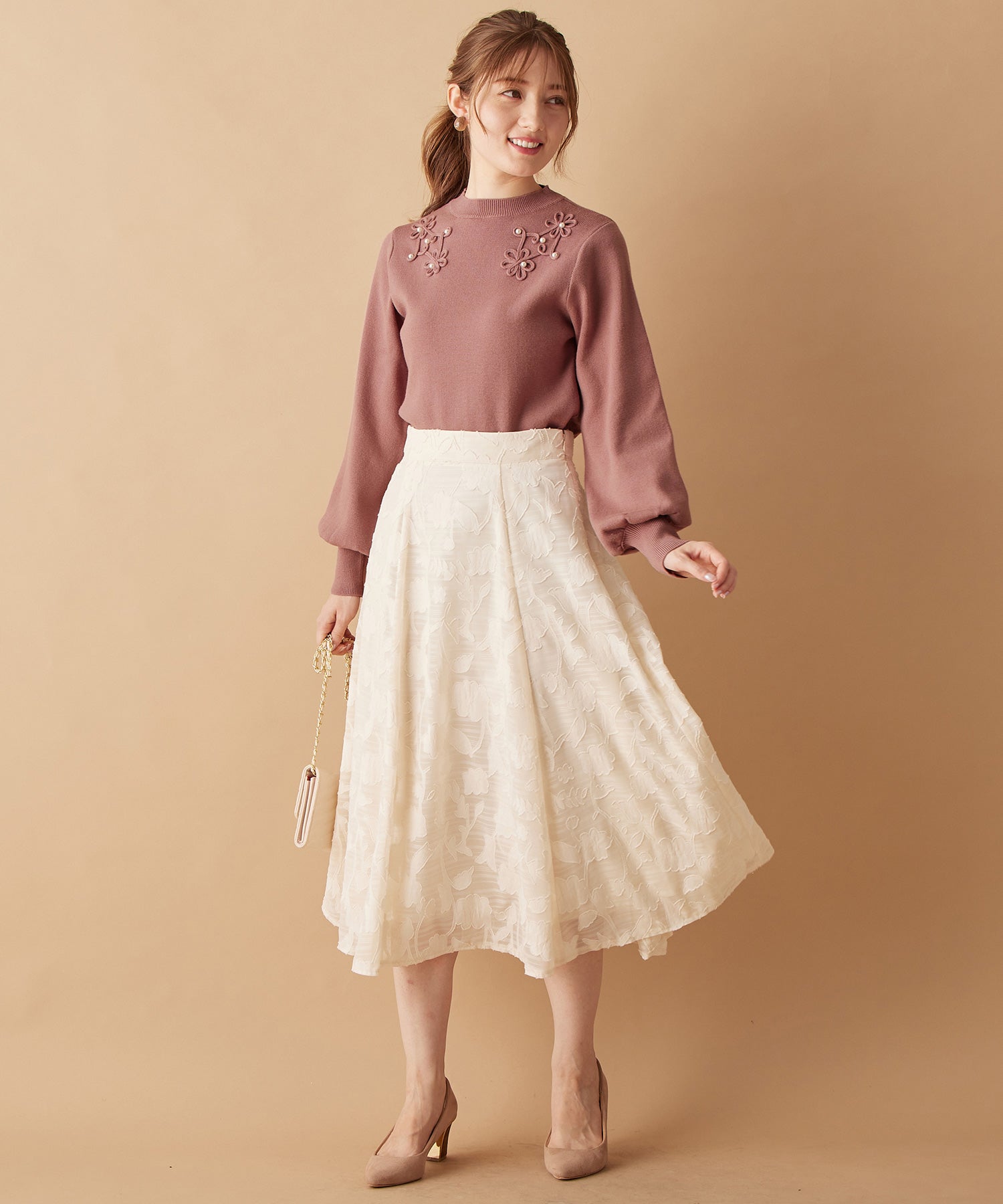 フラワーモチーフパフ袖ニット ブラック