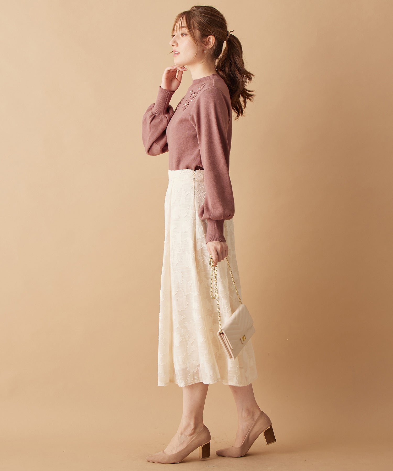 フラワーモチーフパフ袖ニット ブラック