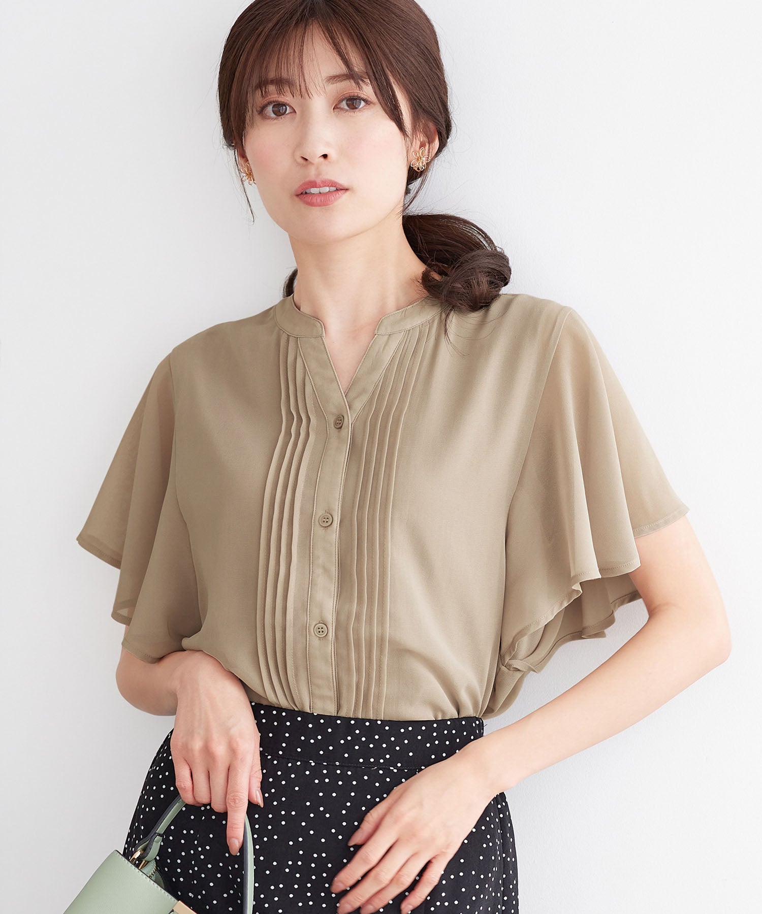 アロッタ Alotta インナー付ピンタックデザインブラウス （グレージュ） グレージュ