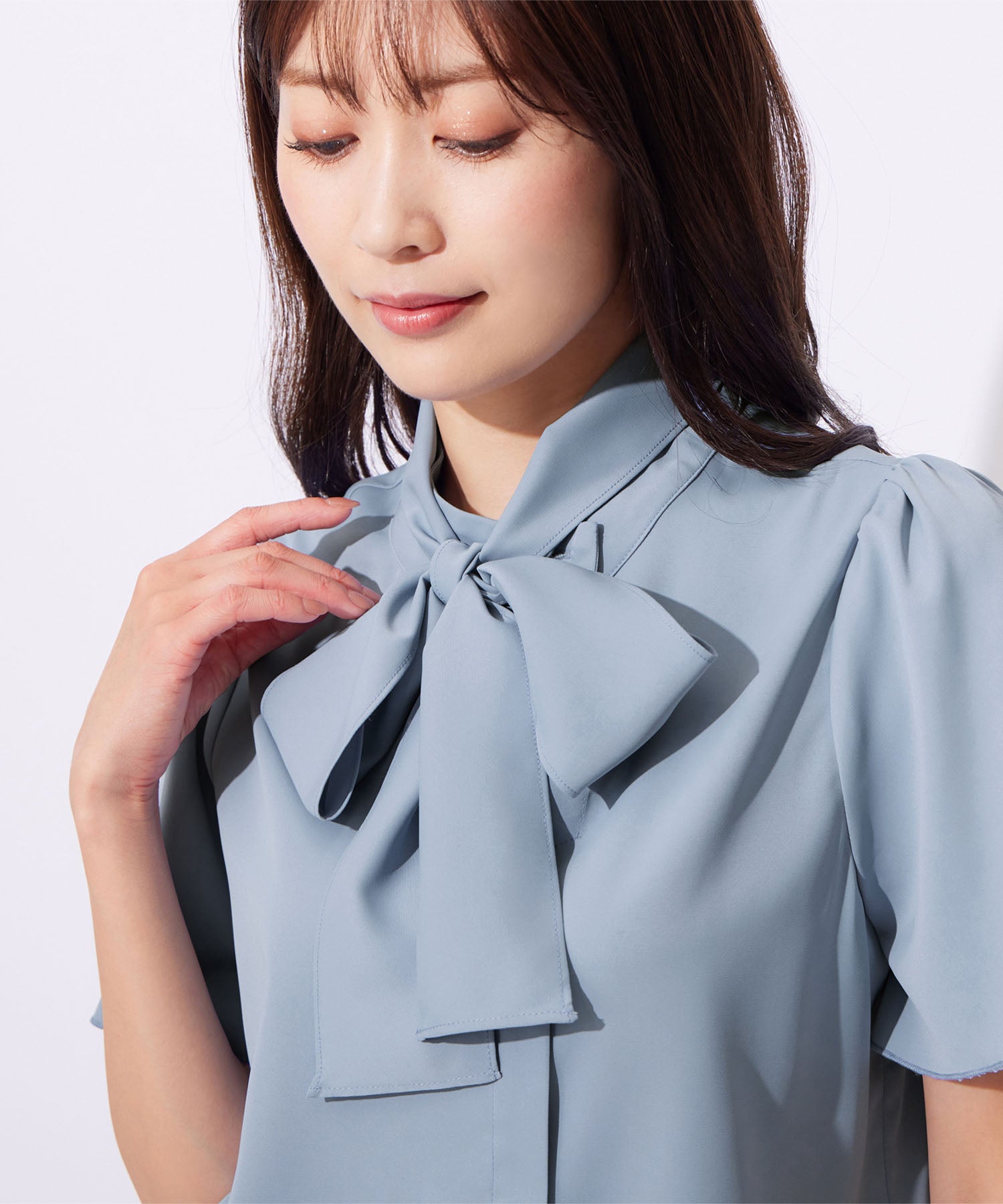 Alotta Alotta [聯繫人] 2way珍珠般的弓領帶上衣