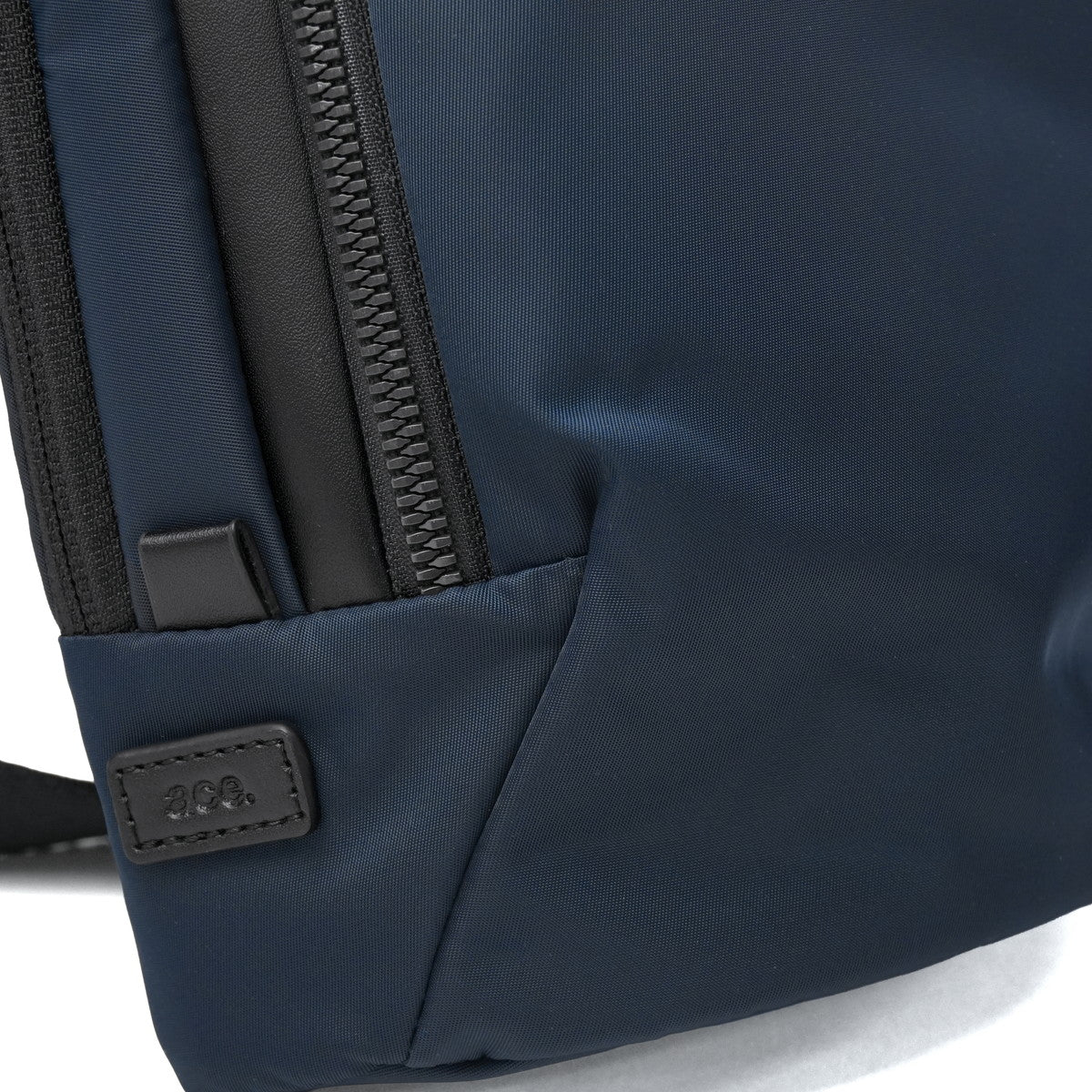 エース ace. 正規品5年保証 ボディバッグ メンズ ワンショルダー ブランド カジュアル 小さめ きれいめ 軽量 撥水 斜めがけ 旅行 トラベル おでかけ デイリー A5 5L メトレクス 19114 （グレー） グレー