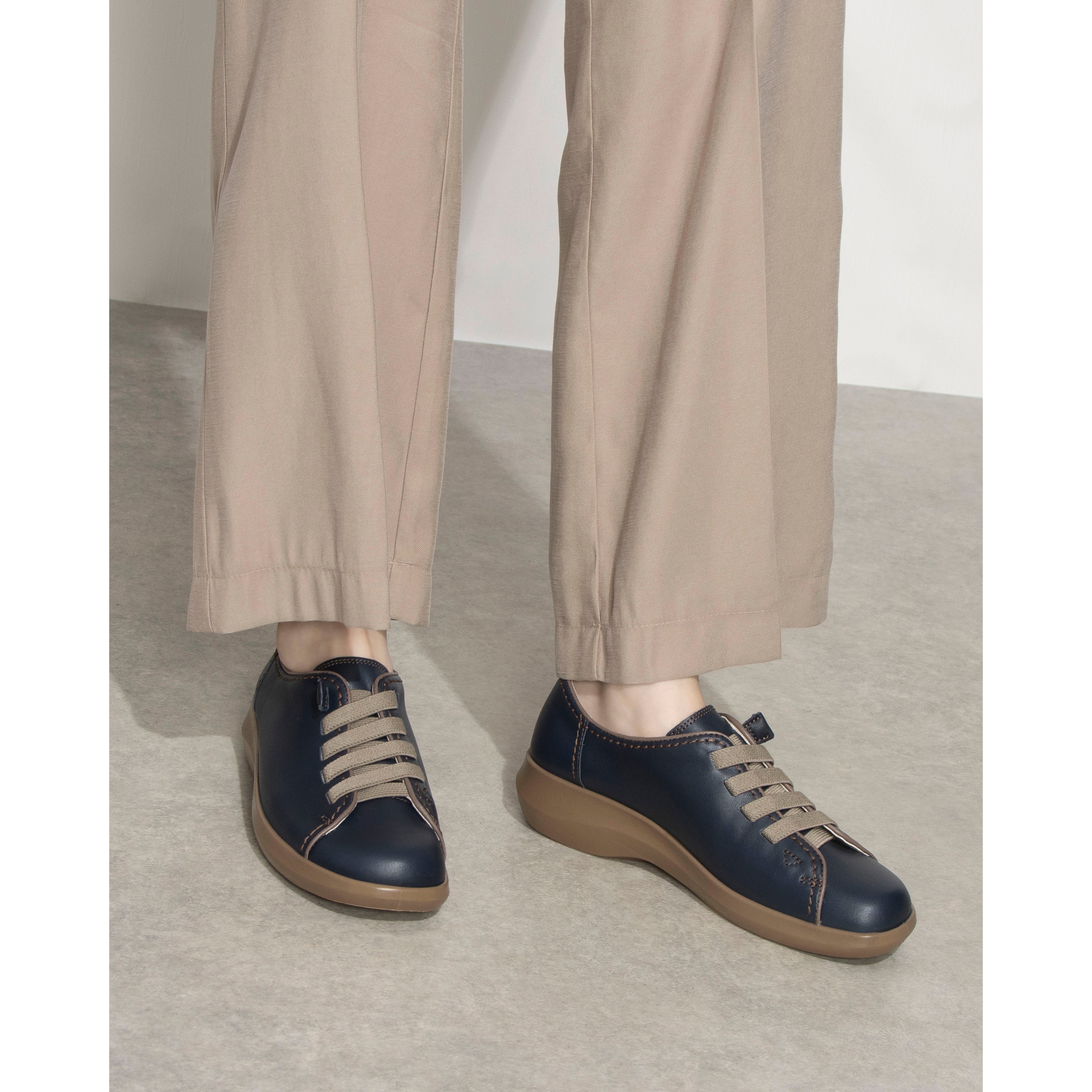 Achilles Sorbo Leather shoes with elastic laces